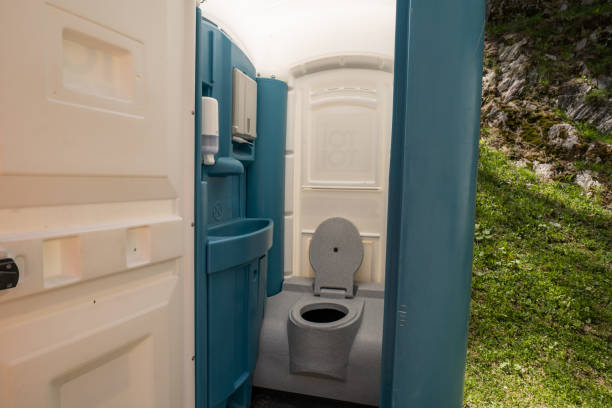 Best Best portable toilet rental  in Iron River, MI